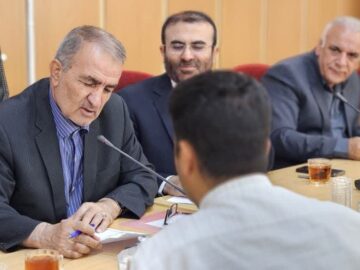بررسی مشکلات ۲۰ کهگیلویه و بویراحمدی در دیدار با استاندار
