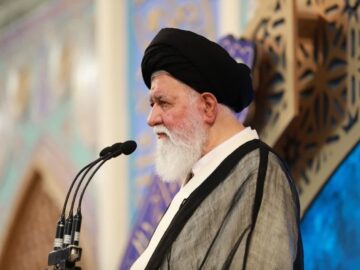 علم الهدی: عقلانیت و بصیرت مردم ایران راز ماندگاری انقلاب است